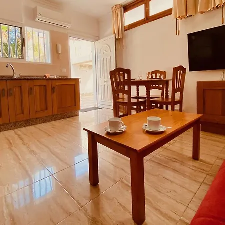 Click&guest - Comfortable Flat 2 Close To The